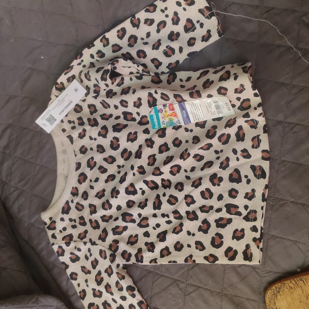 Adorable Baby Onesies Set Ruffle Hair Stretchable Capris And Leopard Blouse